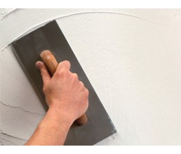 Как правильно наносить шпатлевку на стены
